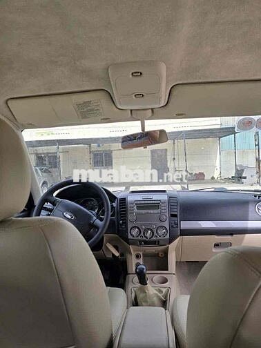 Ford Everest 2012 2.5L 4x2 MT - 162000 km