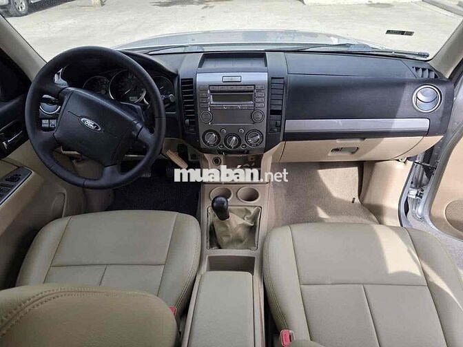 Ford Everest 2012 2.5L 4x2 MT - 162000 km