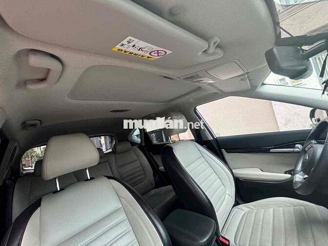 Kia Seltos 2022 Premium 1.4 AT - 34000 km