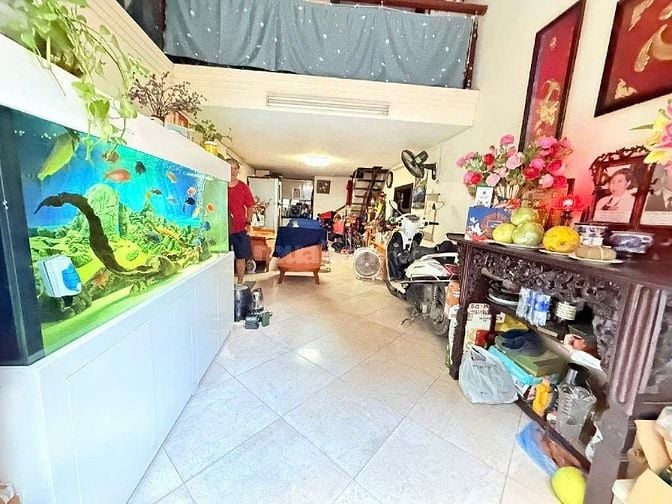 Cần bán gấp nhà Yên Thế, Đống Đa, ngõ to ô tô tránh, buôn bán sầm uất