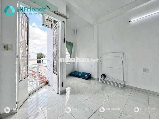 Phòng Ban công, Full nội thất, Gần đh Văn Lang IUH Hutech, thoáng mát
