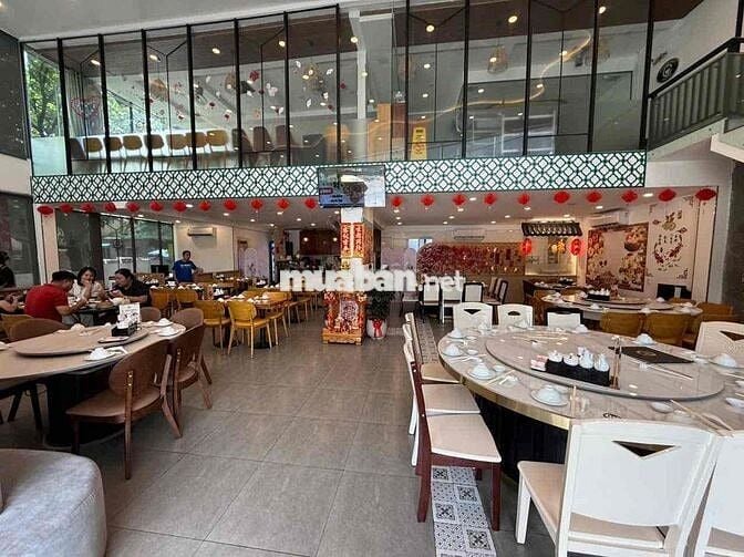 Sang mặt bằng nhà hàng kèm cơ sở vật chất - Kinh Doanh ổn định