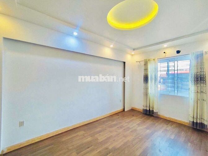 Nhà phố trung tâm Mê Linh 40m2 xây 3.5 tầng 4pn 3wc 3.5 tỏi