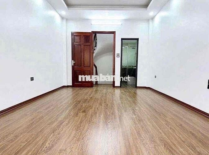 Nhà 6 tầng đẹp mới xây sẵn bàn giao