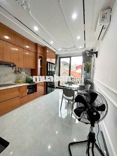 Bán gấp căn nhà đầu ngõ 68 Xuan Đỉnh