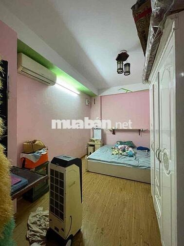 Chính chủ bán căn hộ thang máy ngoại phố Chùa Láng sổ đỏ 80 m2 ngay đạ