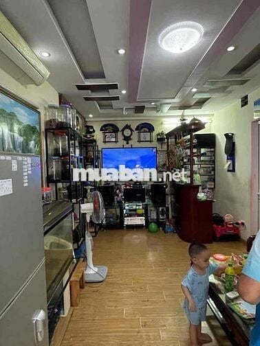 Chính chủ bán căn hộ thang máy ngoại phố Chùa Láng sổ đỏ 80 m2 ngay đạ