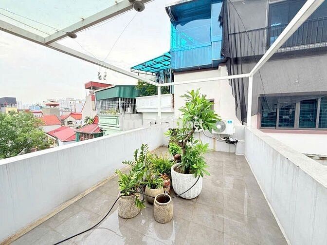 Bán gấp căn nhà đầu Công viên Hoà Bình 5 tầng