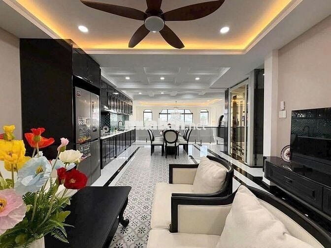 SIÊU PHẨM NHÀ ĐẸP - 541C Huỳnh Văn Bánh  - 8x18 580m sàn CÓ THANG MÁY