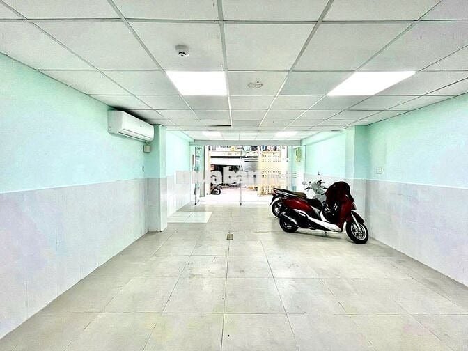 TÒA VĂN PHÒNG ỐP KÍNH - 293E Phan Xích Long, P.2, Q.PN, có THANG MÁY