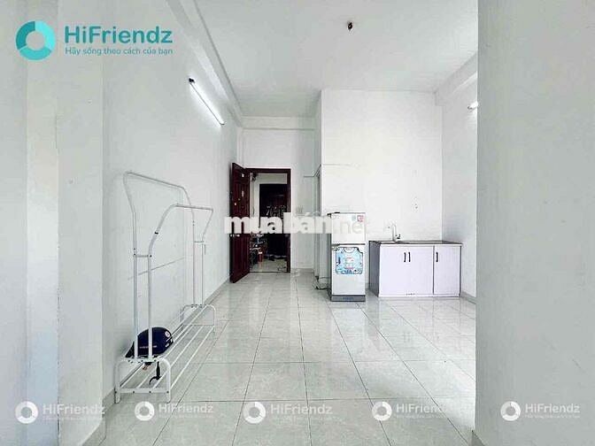 Phòng Ban công, Full nội thất, Gần đh Văn Lang IUH Hutech, thoáng mát