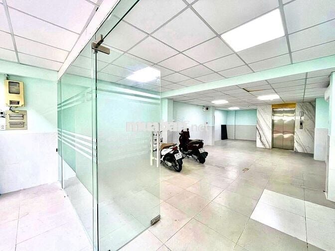 TÒA VĂN PHÒNG ỐP KÍNH - 293E Phan Xích Long, P.2, Q.PN, có THANG MÁY