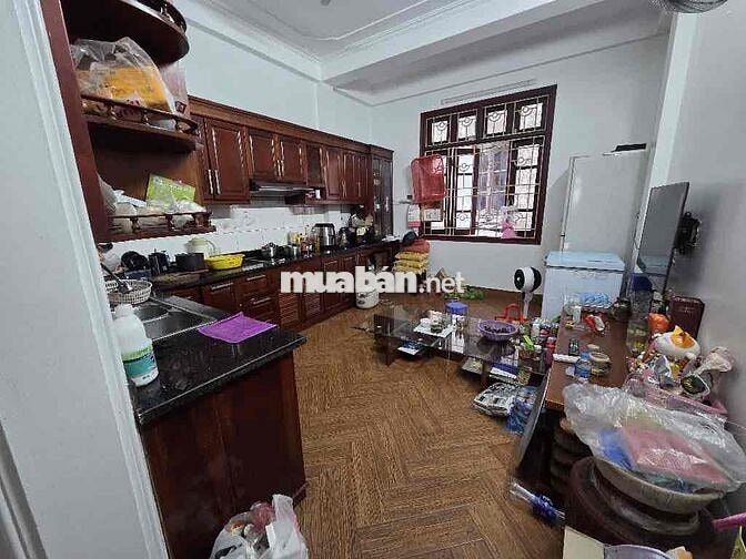 Bán nhà mặt phố Trung Kính.40m 5 tầng. 22,8 tỷ.