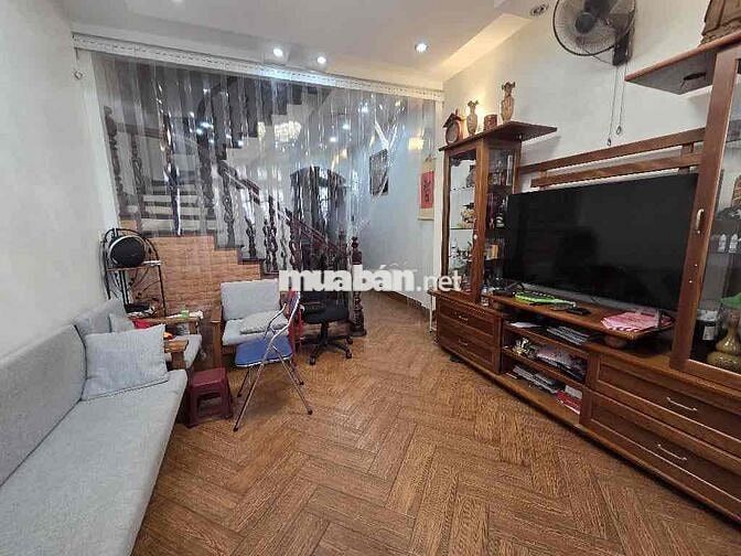 Bán nhà mặt phố Trung Kính.40m 5 tầng. 22,8 tỷ.