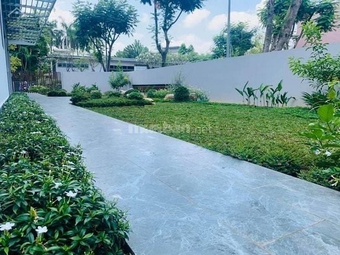 Cho thuê biệt thự Riviera Cove căn góc Hồ bơi đẹp - Huyền 0909394065