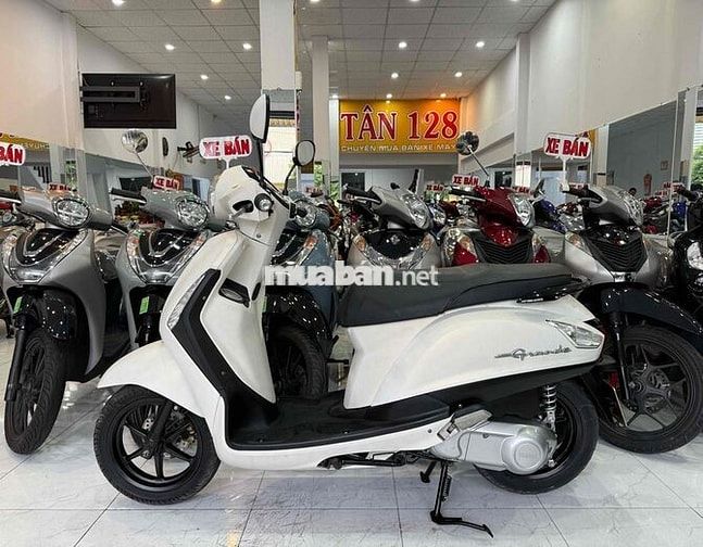 GRANDE 2016. Màu Trắng Ngọc Trai - Biển Số 68
