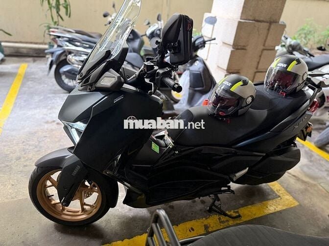 Bán xe XMAX 300 còn mới (kèm phụ kiện GIVI)