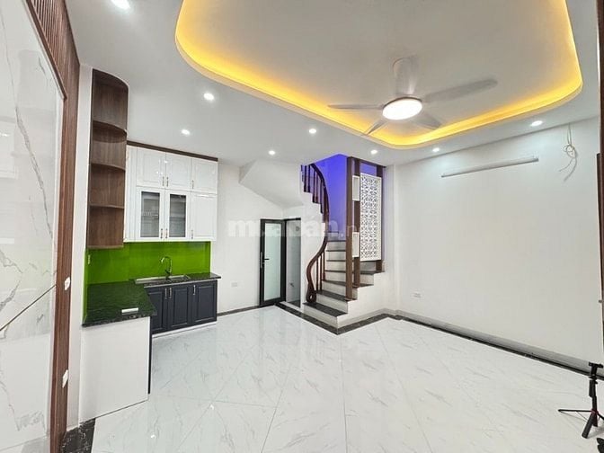 Bán Nhà Định Công, Hoàng Mai ở luôn 40m2, 4 tầng, SĐCC, chỉ hơn 6 tỷ