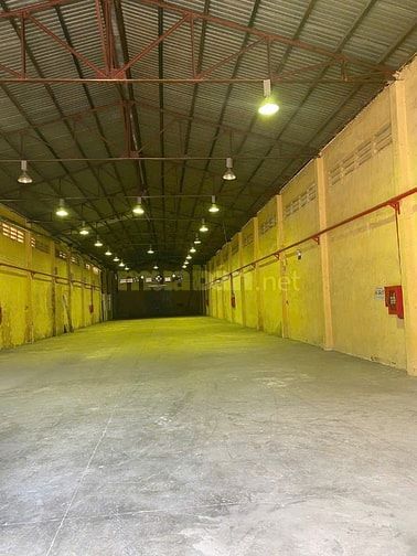 Cho thuê kho mặt tiền: Phạm Thế Hiển, P6, Quận 8_Diện tích: DT: 2.500m