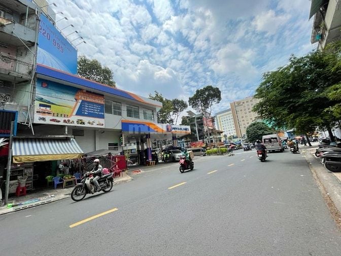 Bán nhà mặt tiền Nguyễn Duy Dương