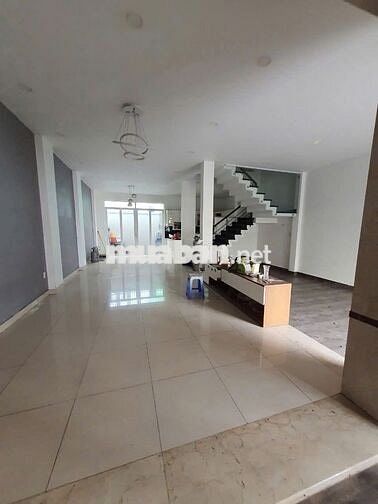 Cho Thuê Nguyên Căn Hẻm 6m Lê Văn Sỹ. 6,5x18m. Trệt 3 Lầu.