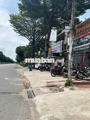 CHo thuê nhà mặt tiền đường Vành đai trong 6x25m cấp 4 trống suốt