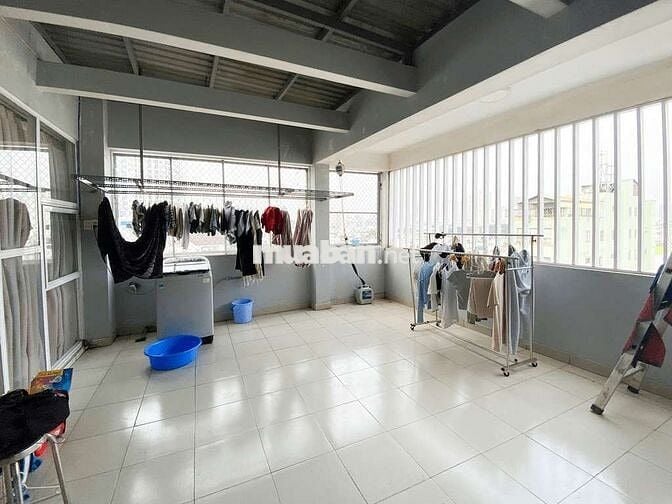 PHÒNG FULL NT, MẶT TIỀN Q4, CÓ THANG MÁY