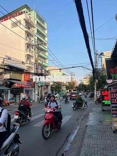 CHo thuê nhà mặt tiền đường Vành đai trong 6x25m cấp 4 trống suốt