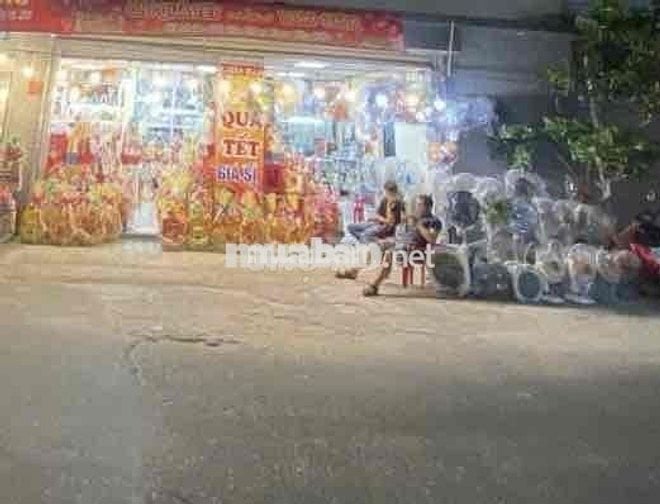 CẦN BÁN NHÀ NGAY CỔNG TRƯỜNG ĐẠI HỌC CÔNG THƯƠNG (SỐ 110 lê trọng tấn)