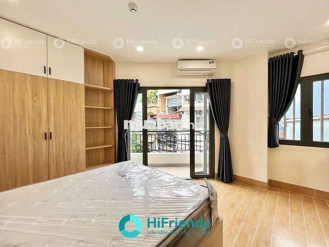 Cho thuê căn hộ bancol mới xây 35m2 ngay cầu Nguyễn Văn Cừ đường Oto