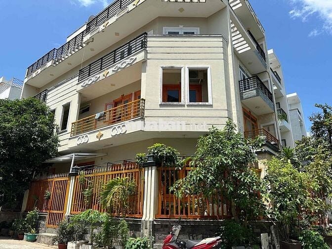 Bán Căn Biệt Thự 2 mặt tiền khu dân cư Intresco Bình Hưng Bình Chánh