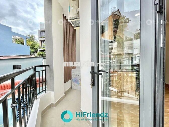 Cho thuê căn hộ bancol mới xây 35m2 ngay cầu Nguyễn Văn Cừ đường Oto