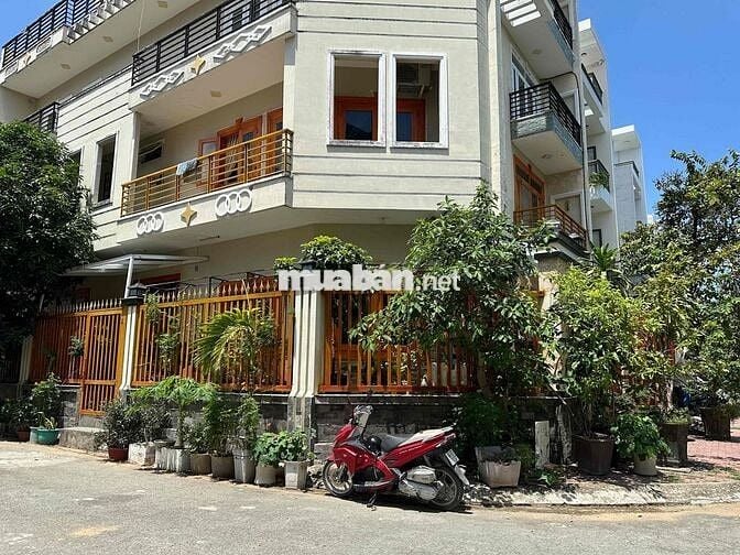 Bán Căn Biệt Thự 2 mặt tiền khu dân cư Intresco Bình Hưng Bình Chánh