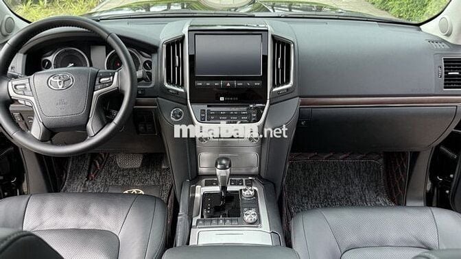 Land Cruiser 4,6 sản xuất 2020, 1 chủ, tên công ty