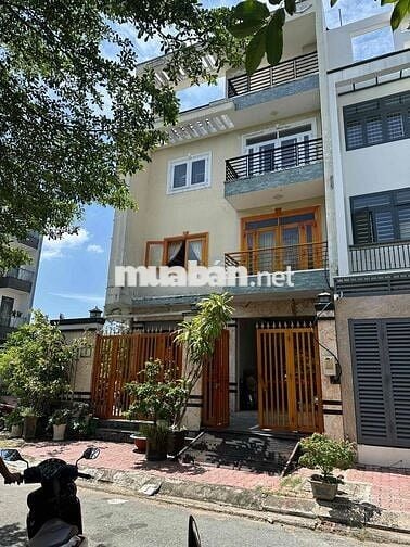 Bán Căn Biệt Thự 2 mặt tiền khu dân cư Intresco Bình Hưng Bình Chánh
