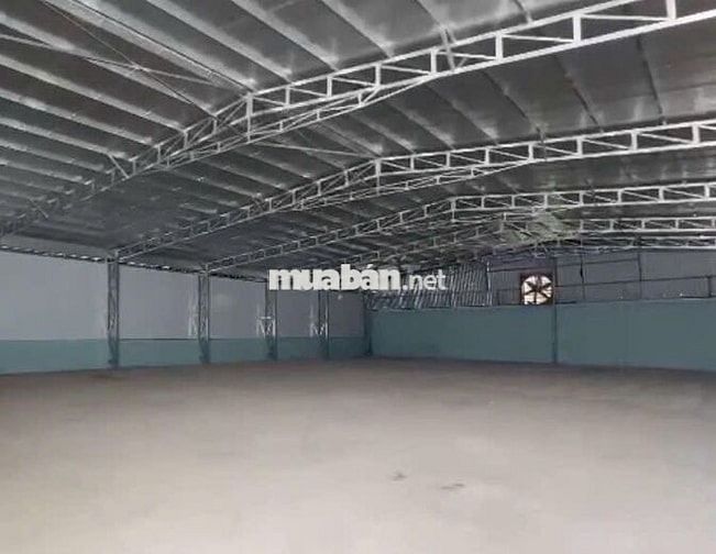 Cho thuê nhà kho Quận 7 DT 650m2 xe cont vào tận cửa trần cao thoáng
