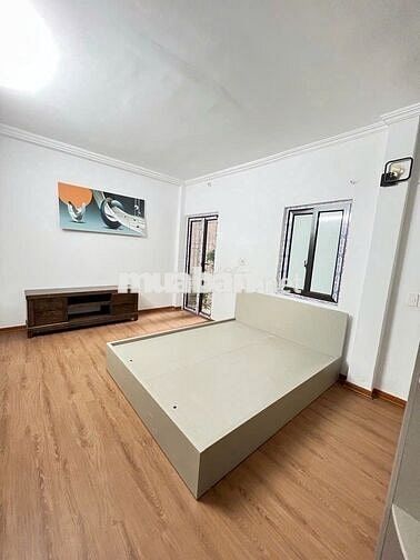 BÁN NHÀ 5 TẦNG CỰ KHỐI – Ô TÔ ĐỖ CỔNG – 35m² – 4,6 TỶ