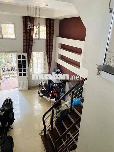 Bán nhà hẻm Nguyễn Văn Cừ, gần cầu Chương Dương. Bán đất tặng nhà
