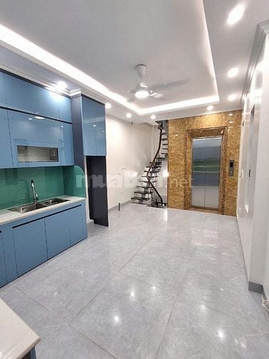 Tôi chính chủ,bán nhà 6 tầng,có thang máy.Ngõ 181,Trần Phú,Văn Quán,HĐ