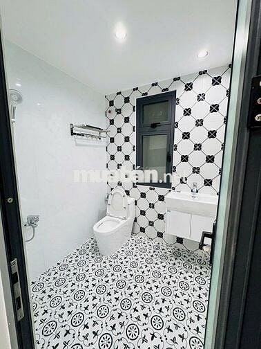 Bán nhà HXT 8m Hoàng Hoa Thám - 4 tầng- 4PN DT 4x10m - giáp Phú Nhuận.