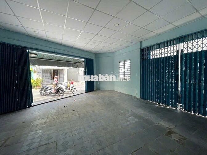 BÁN GẤP CĂN NHÀ LÔ GÓC,MẶT TIỀN KINH DOANH,DT 70m2. TẠI P10,TÂN BÌNH