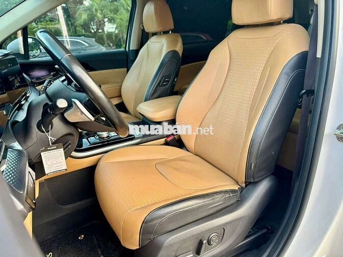 KIA Carnival 2022 2.2D Signature 7c - 76000 km