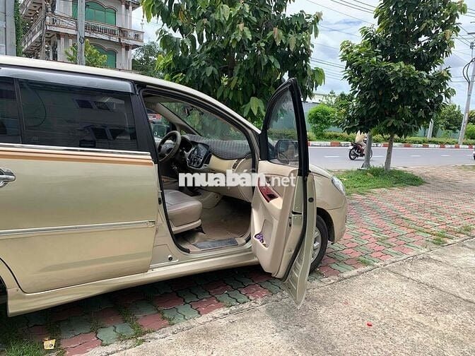 Toyota Innova 2006 G - 210000 km