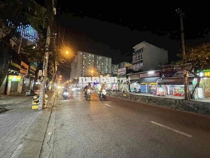 SIÊU PHẨM 4X15 SÁT MẶT TIỀN PHAN VĂN HỚN ĐƯỜNG 5 M XE TẢI VÀO NHÀ