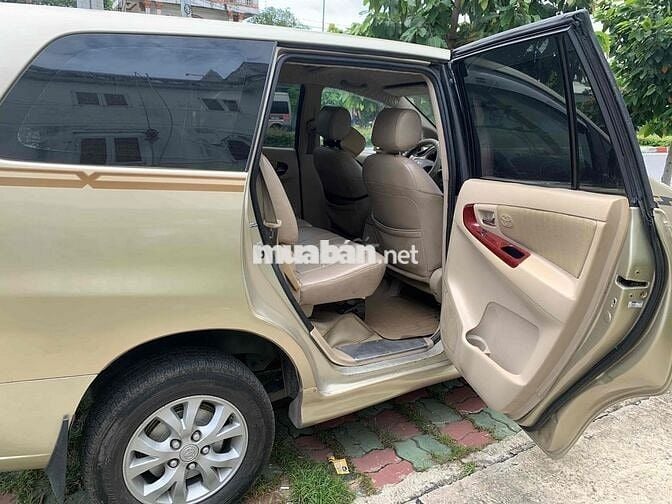 Toyota Innova 2006 G - 210000 km