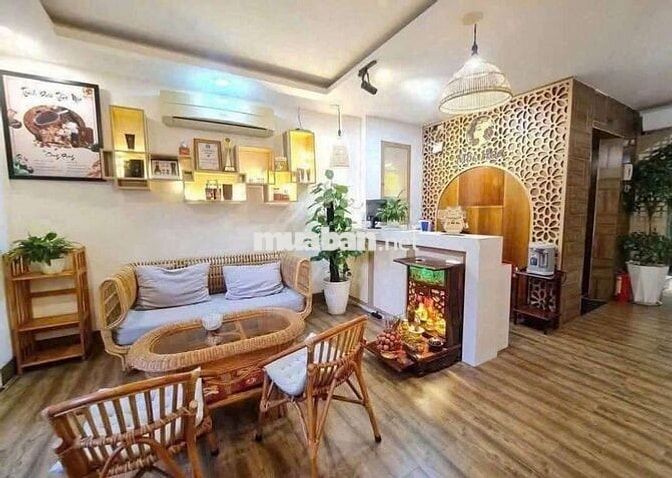 Nhà 5 tầng có thang máy đường Trần Bình Trọng Nha Trang
