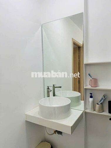 Nhà 1 trệt 1 lầu full nội thât cao cấp hẻm 151 liên khu 4/5 BHH B