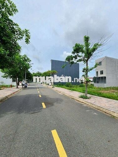 Cần bán gấp lô đất gần chợ nông sản Bến Cát giá 780 triệu