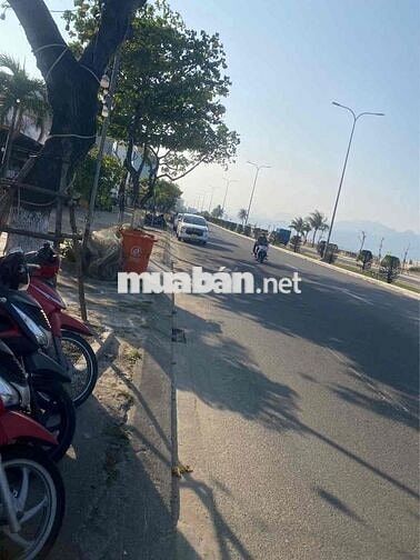 CHÍNH CHỦ CẦN BÁN GẤP KS MẶT TIỀN NGUYỄN TẤT THÀNH DT 132,5 m2