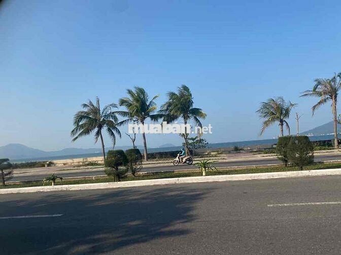 CHÍNH CHỦ CẦN BÁN GẤP KS MẶT TIỀN NGUYỄN TẤT THÀNH DT 132,5 m2